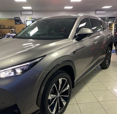 Mg HS MG HS LUXURY MY 2025 completo