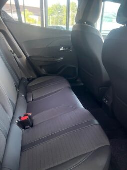 
Peugeot 2008 EAT8 ALLURE completo									