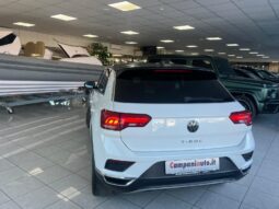 
										Volkswagen T-Roc Active completo									