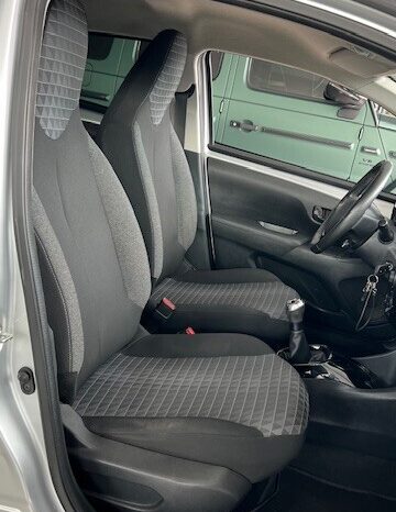 
								Peugeot 108 VTi completo									