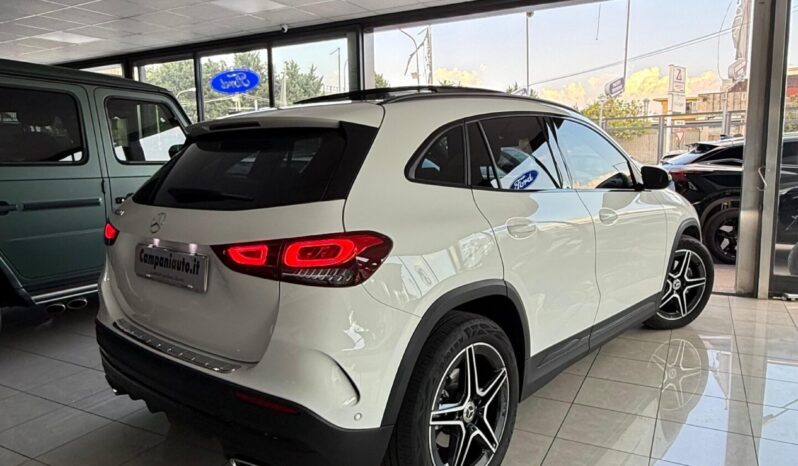 
								Mercedes-Benz GLA 200d completo									