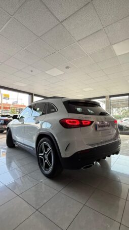 
										Mercedes-Benz GLA 200d completo									