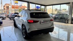 
										Mercedes-Benz GLA 200d completo									