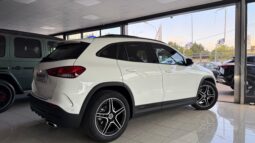 
										Mercedes-Benz GLA 200d completo									