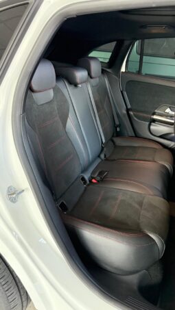 
										Mercedes-Benz GLA 200d completo									