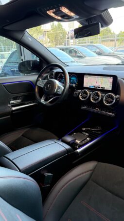 
										Mercedes-Benz GLA 200d completo									