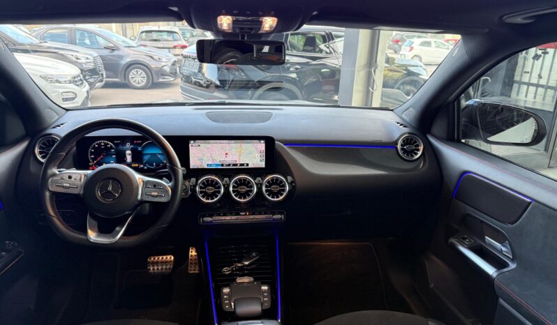 
								Mercedes-Benz GLA 200d completo									