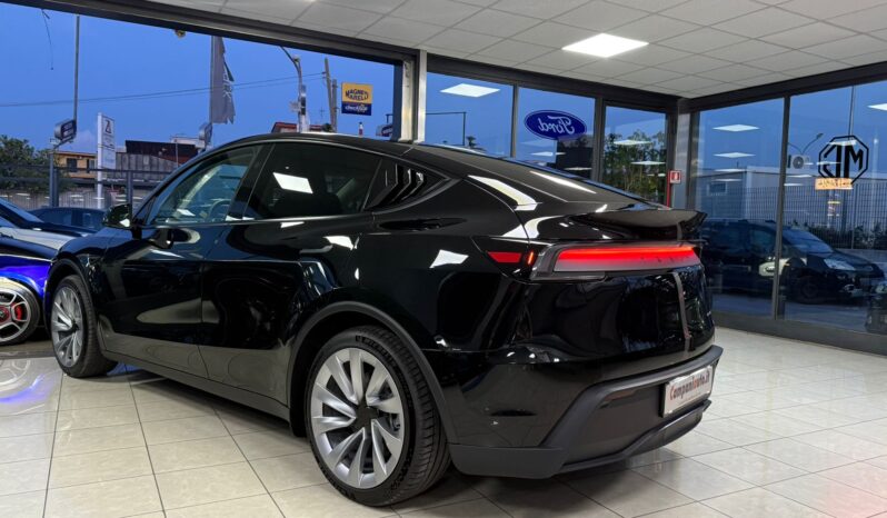 
								Tesla model Y completo									