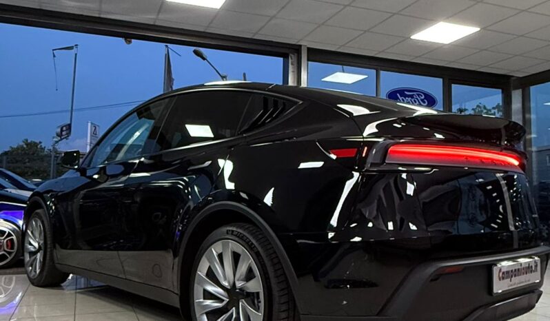
								Tesla model Y completo									
