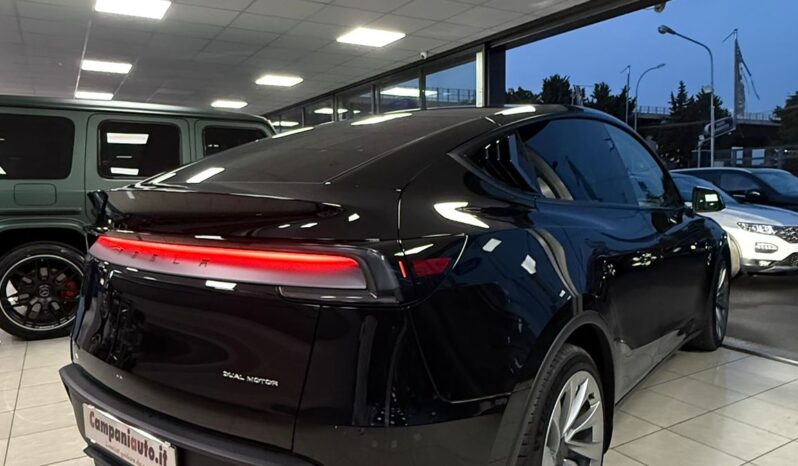 
								Tesla model Y completo									