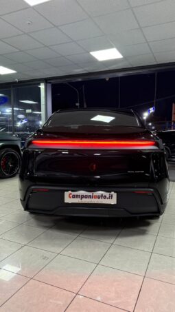 
										Tesla model Y completo									