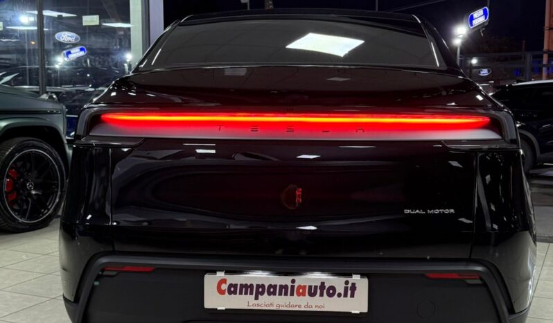 
								Tesla model Y completo									