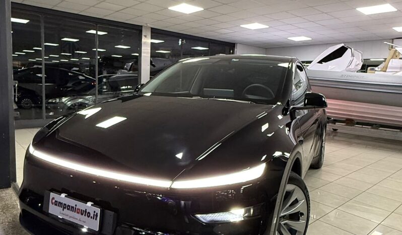 
								Tesla model Y completo									