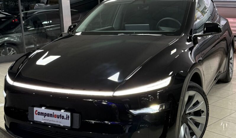 
								Tesla model Y completo									