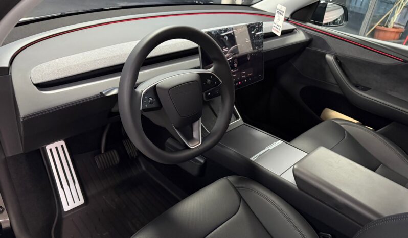 
								Tesla model Y completo									