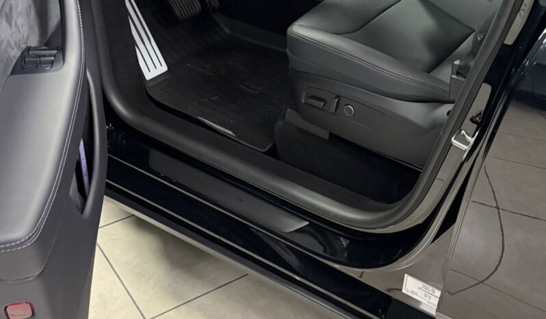 
								Tesla model Y completo									