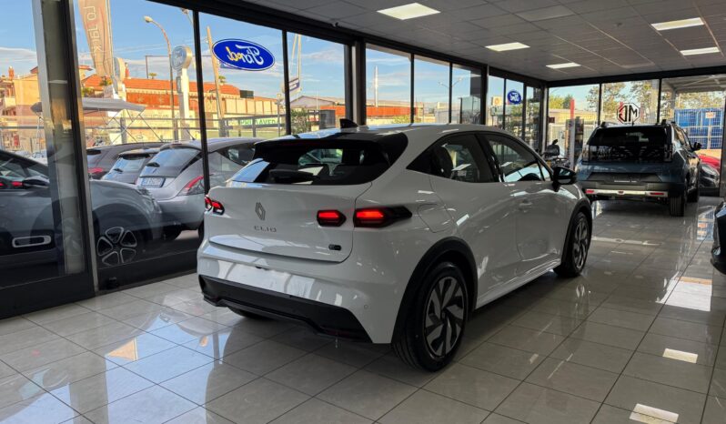 
NUOVA RENAULT CLIO completo									