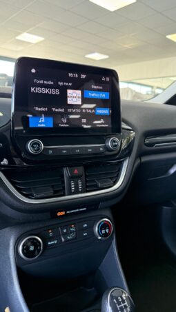 
FORD FIESTA CONNECT 1.1 75 CV GPL completo									