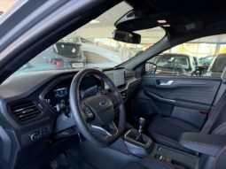 
FORD KUGA ST-LINE completo									