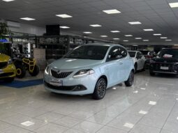 
Lancia Ypsilon Ecochic Platino completo									