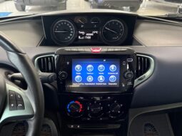 
Lancia Ypsilon Ecochic Platino completo									