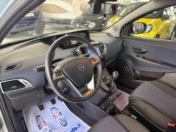 
Lancia Ypsilon Ecochic Platino completo									