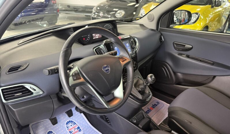 
Lancia Ypsilon Ecochic Platino completo									